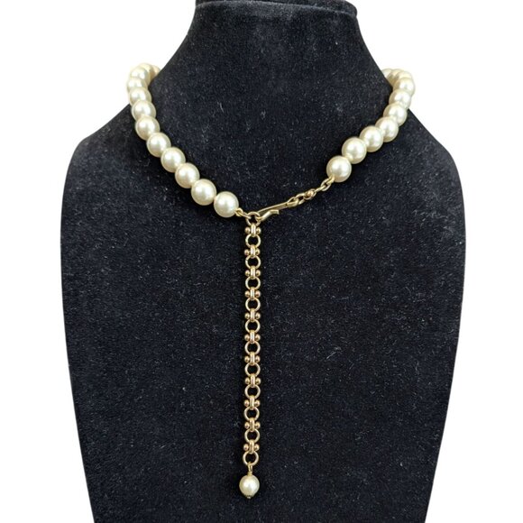 Heidi Daus Pearl Rhinestone Dragonfly Pendant Necklace - Picture 6 of 15